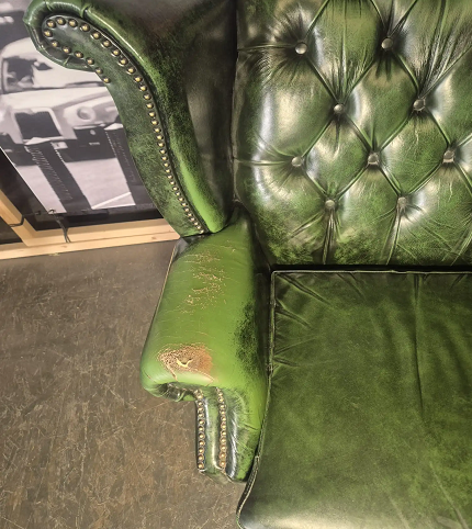 Before: antiek groen leer